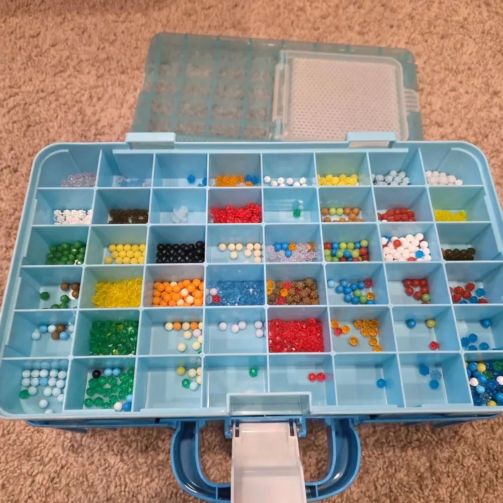 Aquabeads Delux Carry storage case with beads and accessories